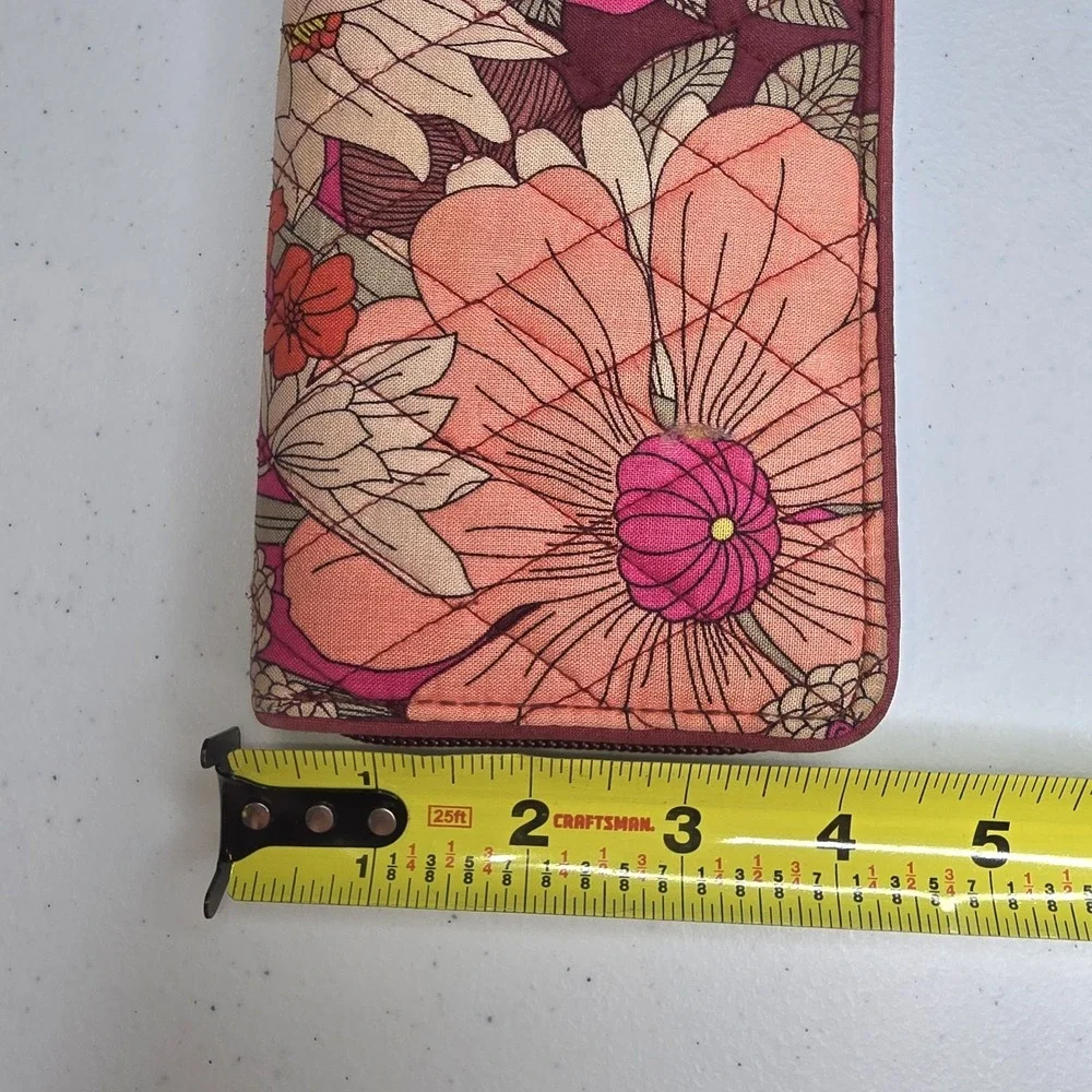 VERA BRADLEY Zip Around Clutch Wallet In Bohemian Blooms Pattern -1700‎ - Picture 3 of 5